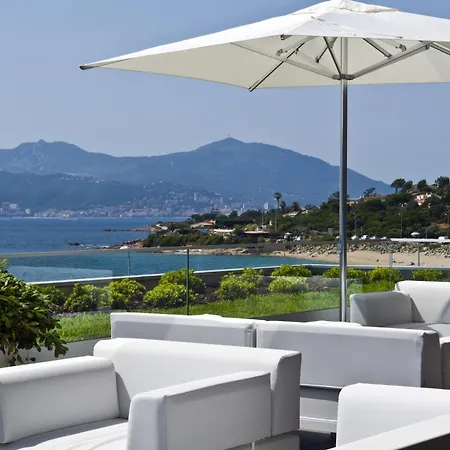 Hotel Radisson Blu & Spa, Ajaccio Bay 4*