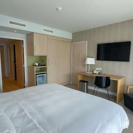 Hotel Radisson Blu & Spa, Ajaccio Bay 4*